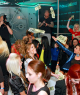 Porno orgies in the nightclub (2)