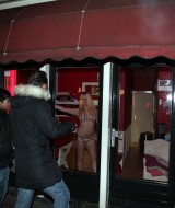Hooker gives blowjob (1)